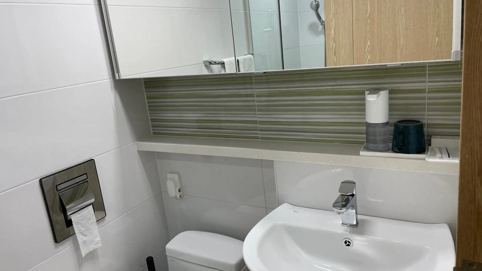 The Share Myeongdong High Floor & Free Gym #Subway Station 3Min #Myeongdong 10Min Appartement Seoel